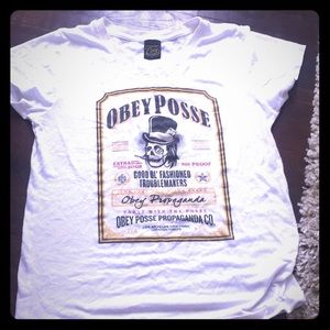 T shirt - obey